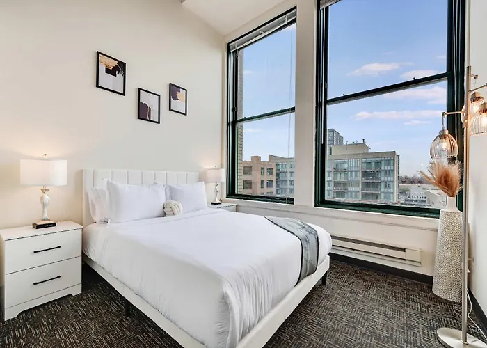 West Loop - Views With In & Out Parking 4 * Chicago